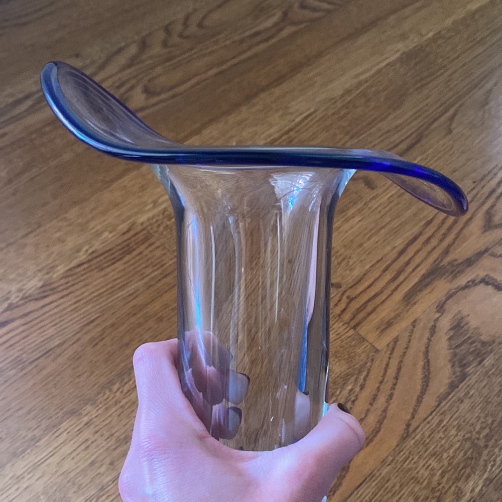 Glass vase - Picture 6 of 8